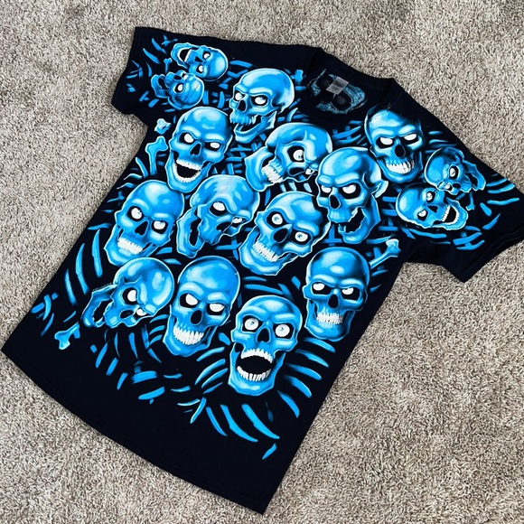 Liquid Blue | Dark Skull Pile T-shirt - Picture 8 of 8